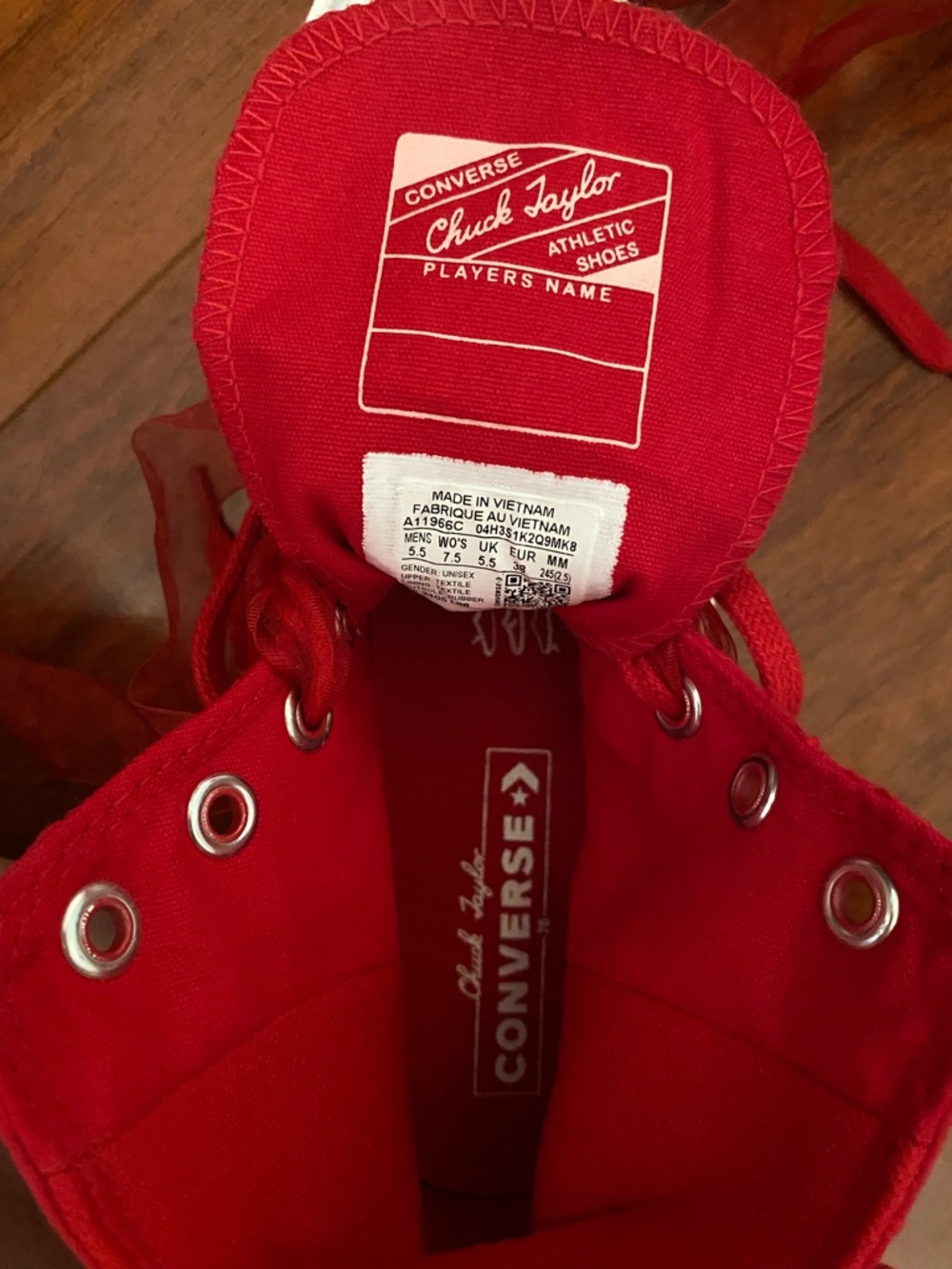 Converse Red High-Top Sneakers with embroidered paisley Lace Bow - Picture 4 of 5